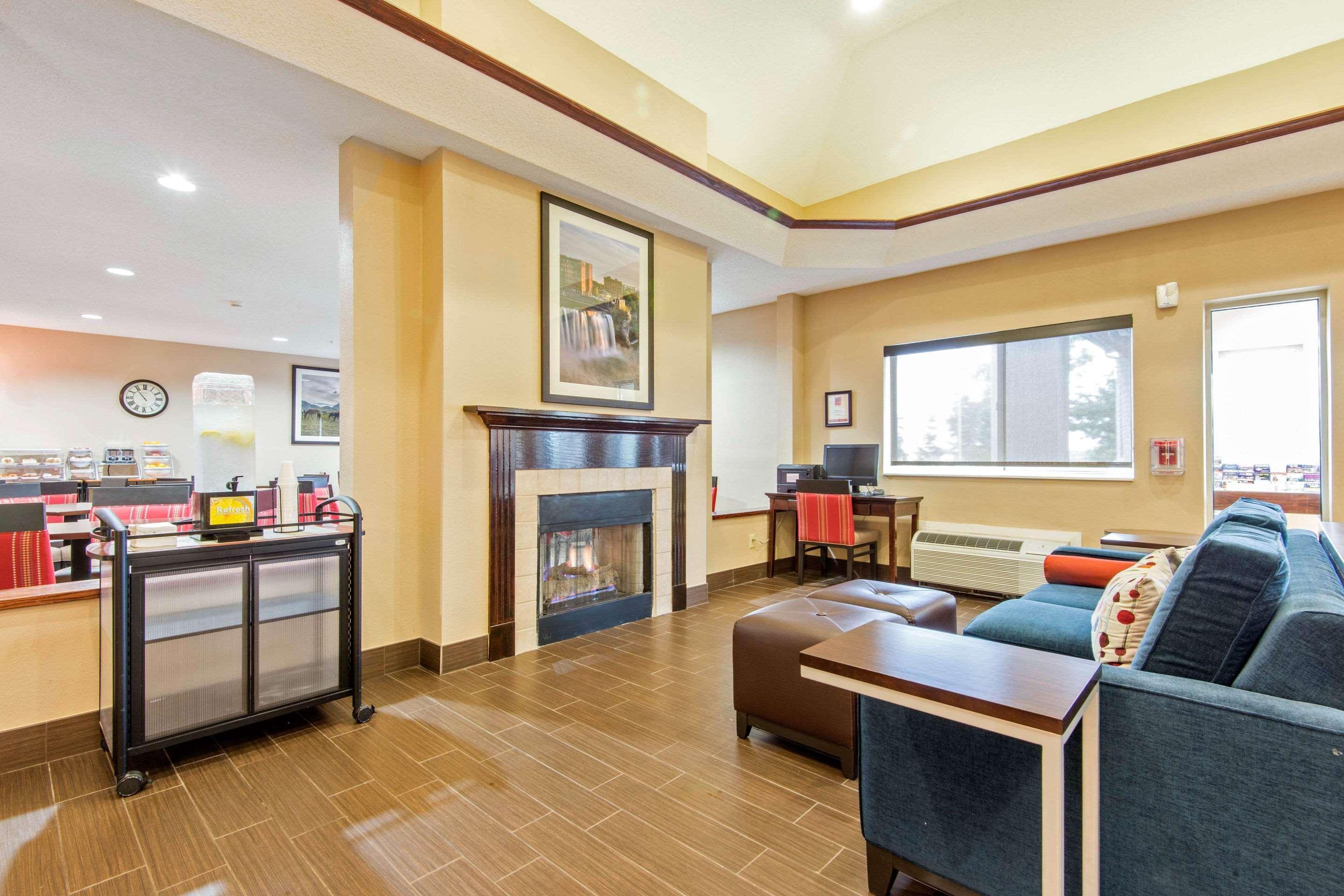 Comfort Suites Rochester Henrietta Exterior foto