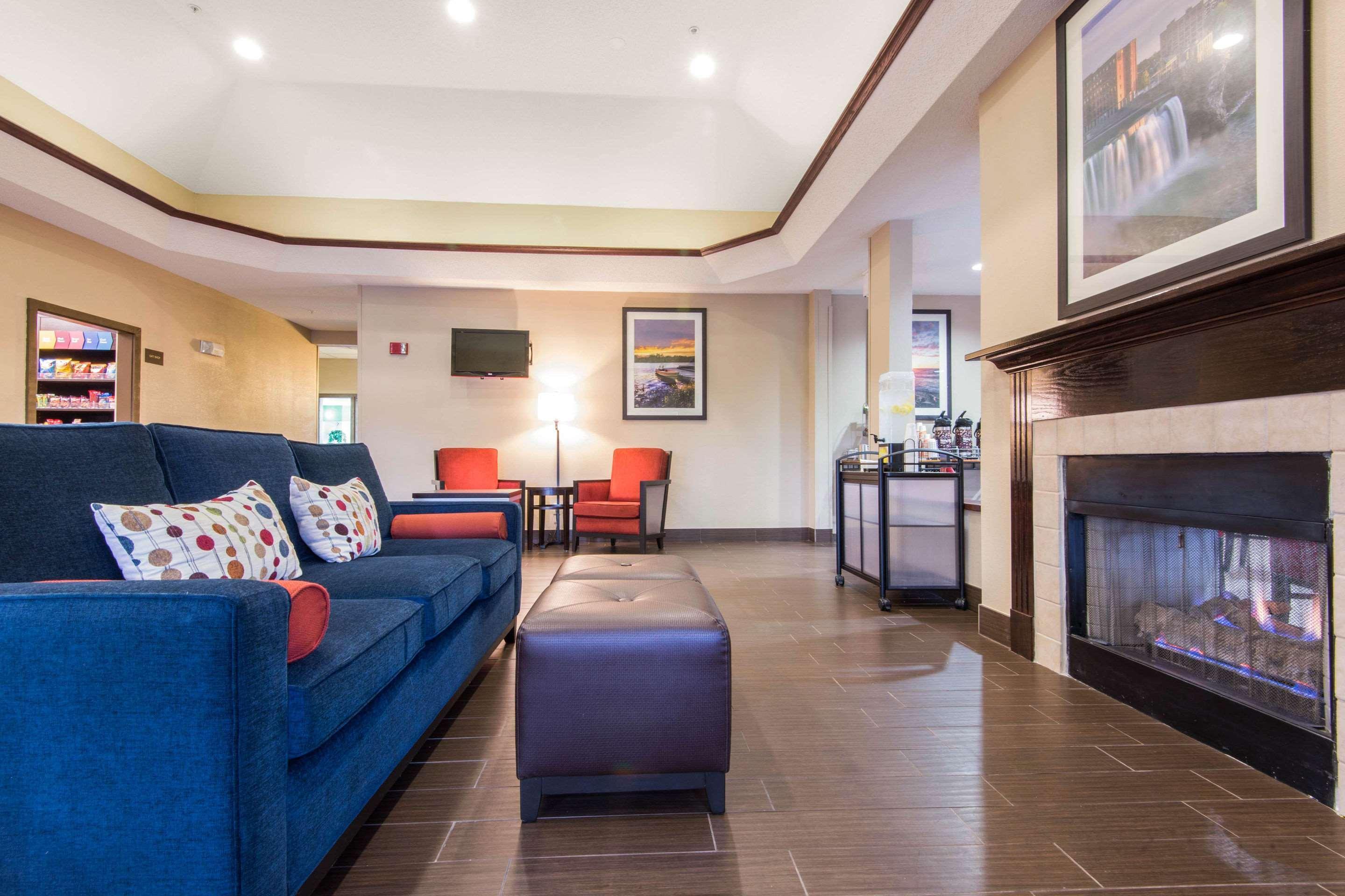 Comfort Suites Rochester Henrietta Exterior foto